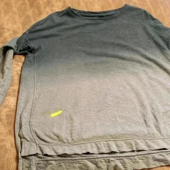 J. Jill Fit Blue Ombré Sweatshirt in Size Medium. - Picture 11 of 11